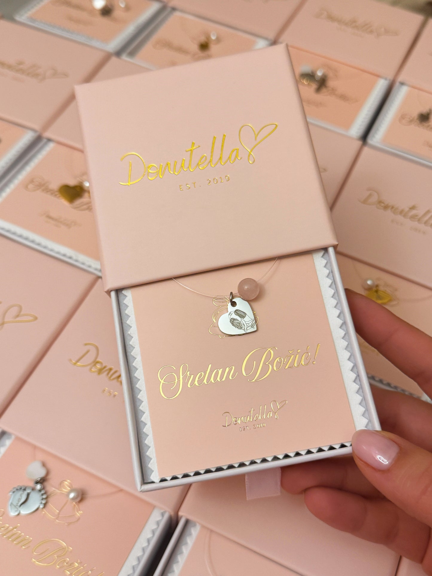 Nevidljiva ogrlica Sestra