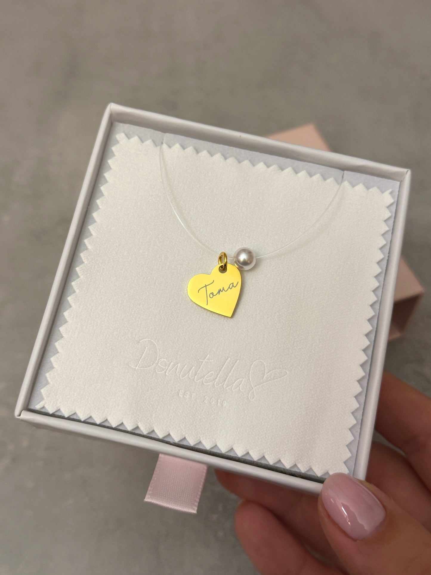 Nevidljiva ogrlica s gravurom