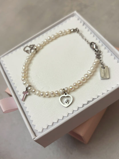 Narukvica s riječnim biserima i tri privjeska