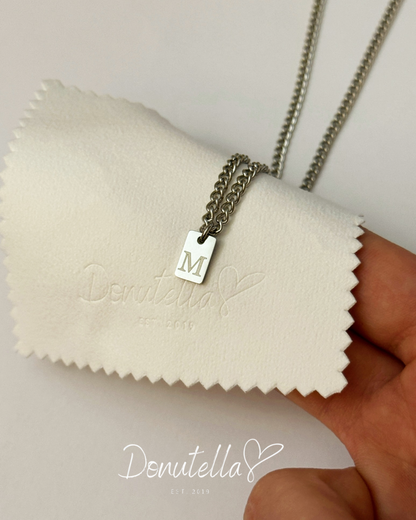 Muška ogrlica s inicijalom